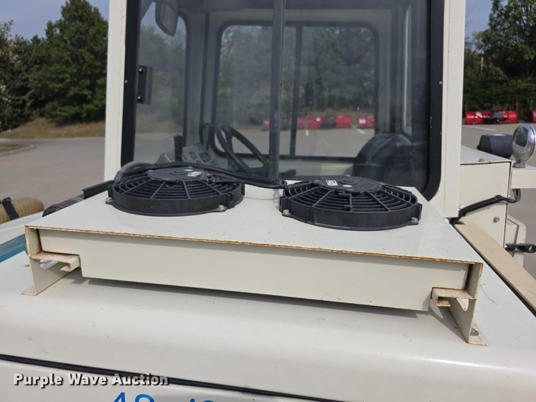 image for item DZ6424 Tennant 6600 sweeper