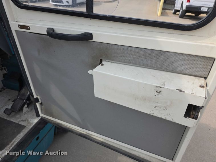 image for item DZ6424 Tennant 6600 sweeper