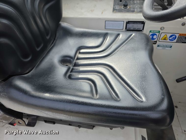 image for item DZ6424 Tennant 6600 sweeper