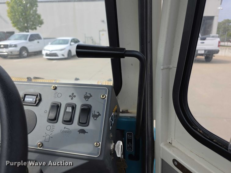 image for item DZ6424 Tennant 6600 sweeper