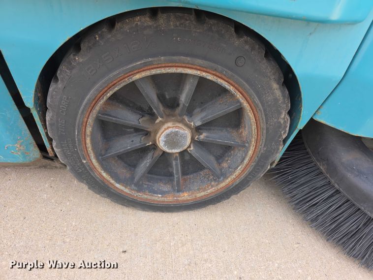 image for item DZ6424 Tennant 6600 sweeper