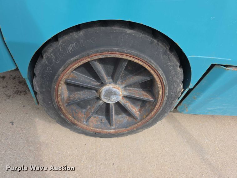 image for item DZ6424 Tennant 6600 sweeper