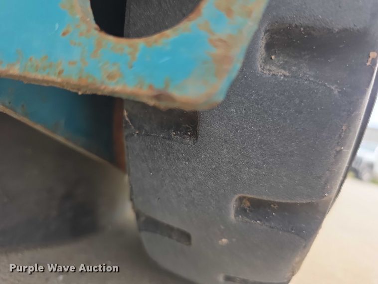 image for item DZ6424 Tennant 6600 sweeper