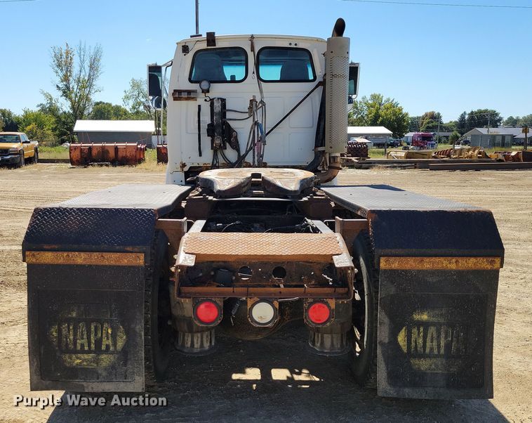 image for item DZ6616 2000 Sterling AT9500 semi truck