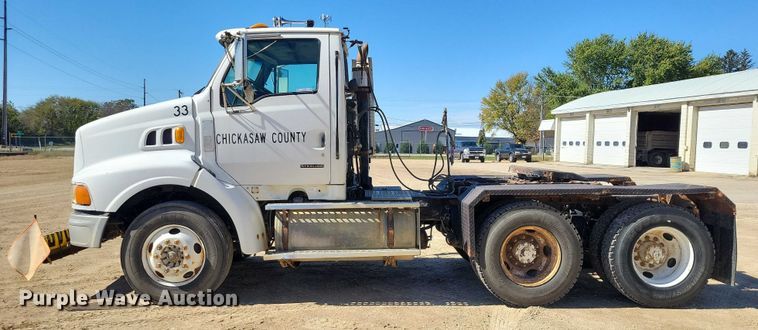 image for item DZ6616 2000 Sterling AT9500 semi truck