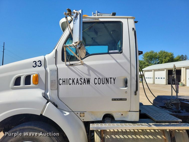 image for item DZ6616 2000 Sterling AT9500 semi truck