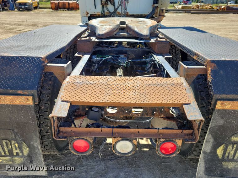 image for item DZ6616 2000 Sterling AT9500 semi truck