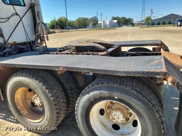 image for item DZ6616 2000 Sterling AT9500 semi truck