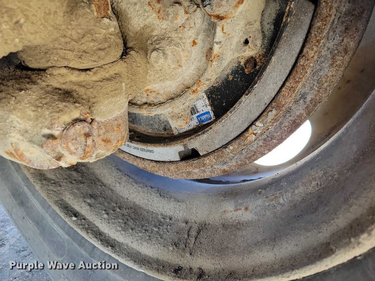 image for item DZ6616 2000 Sterling AT9500 semi truck