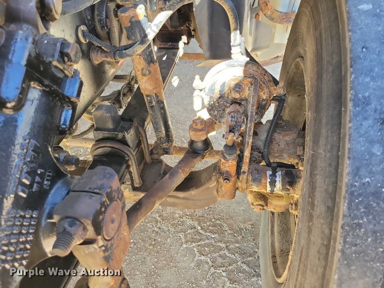 image for item DZ6616 2000 Sterling AT9500 semi truck