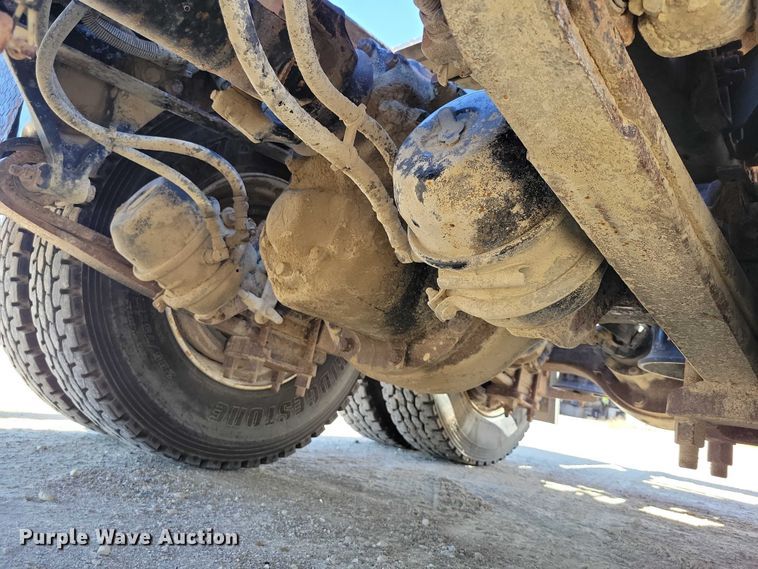 image for item DZ6616 2000 Sterling AT9500 semi truck