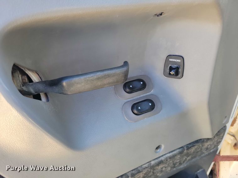 image for item DZ6616 2000 Sterling AT9500 semi truck