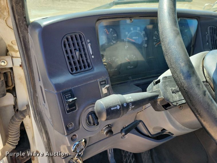 image for item DZ6616 2000 Sterling AT9500 semi truck