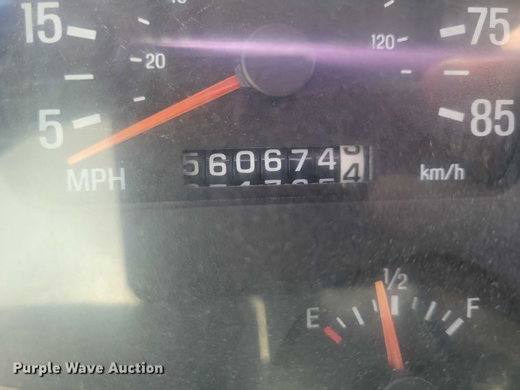 image for item DZ6616 2000 Sterling AT9500 semi truck