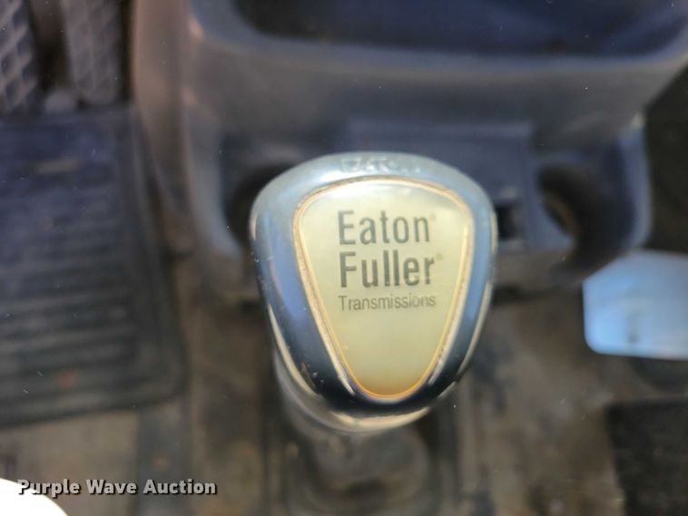 image for item DZ6616 2000 Sterling AT9500 semi truck