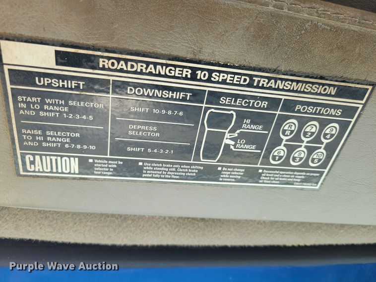 image for item DZ6616 2000 Sterling AT9500 semi truck