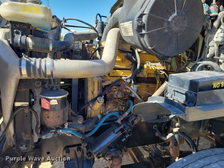 image for item DZ6616 2000 Sterling AT9500 semi truck