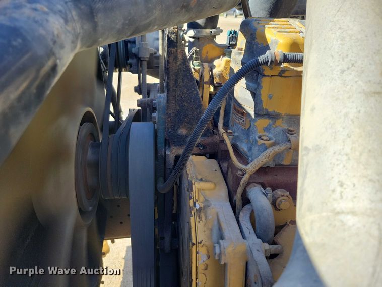 image for item DZ6616 2000 Sterling AT9500 semi truck