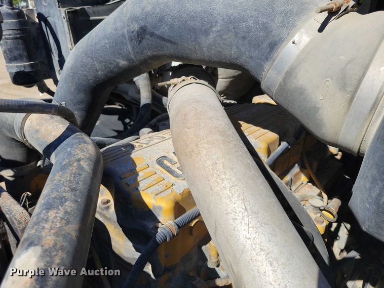 image for item DZ6616 2000 Sterling AT9500 semi truck