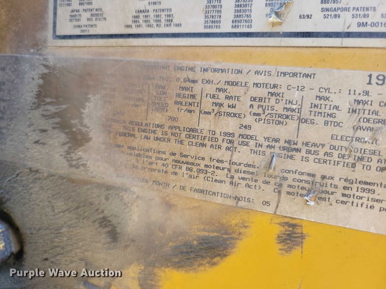 image for item DZ6616 2000 Sterling AT9500 semi truck