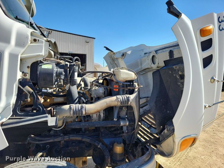 image for item DZ6616 2000 Sterling AT9500 semi truck