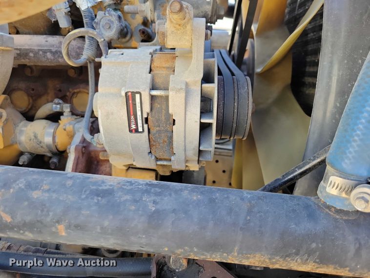 image for item DZ6616 2000 Sterling AT9500 semi truck