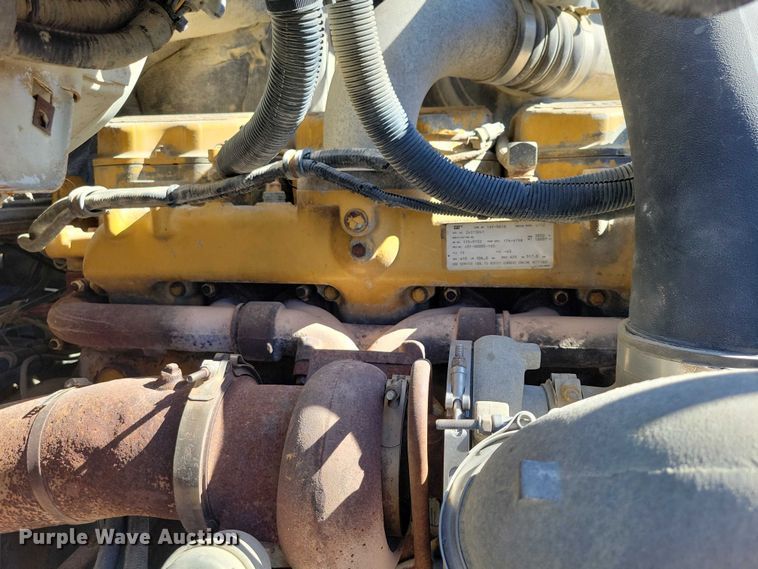 image for item DZ6616 2000 Sterling AT9500 semi truck