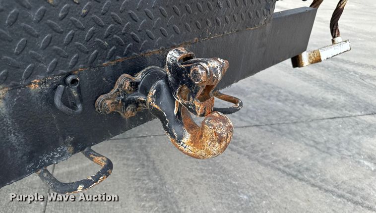 image for item EA1942 2003 International 7600 digger derrick truck