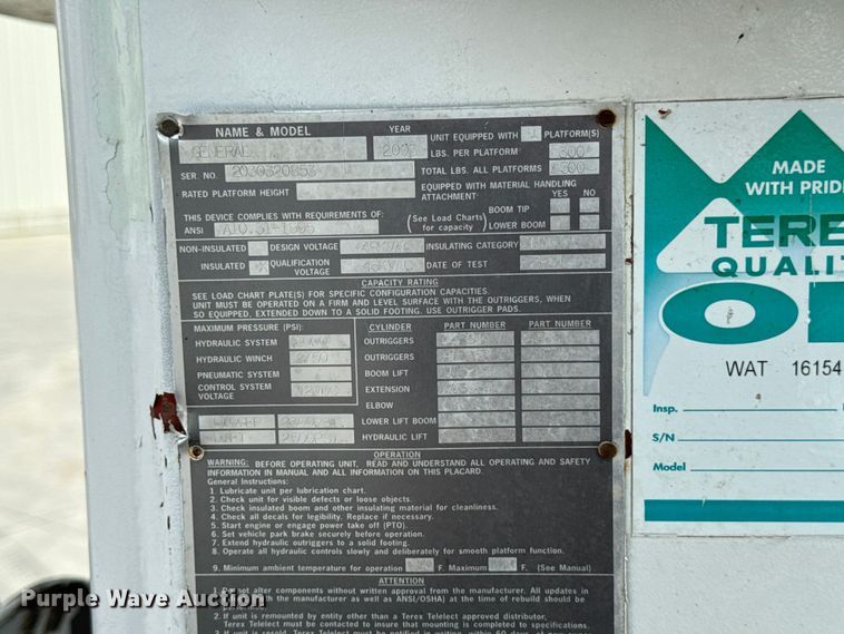 image for item EA1942 2003 International 7600 digger derrick truck