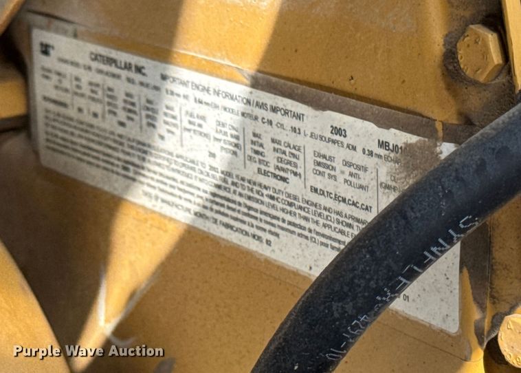 image for item EA1942 2003 International 7600 digger derrick truck