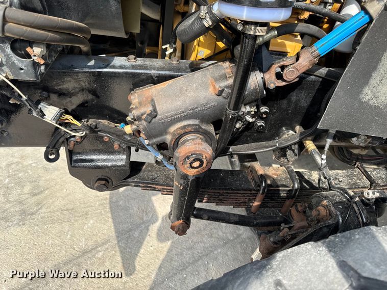 image for item EA1942 2003 International 7600 digger derrick truck