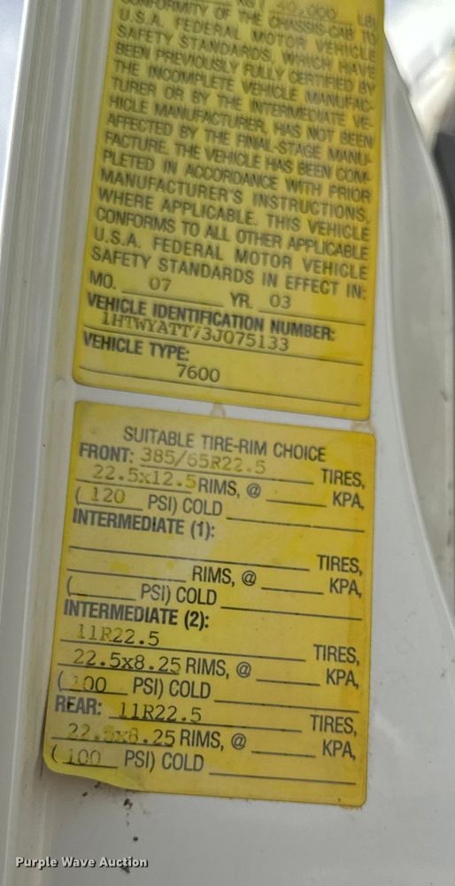 image for item EA1942 2003 International 7600 digger derrick truck