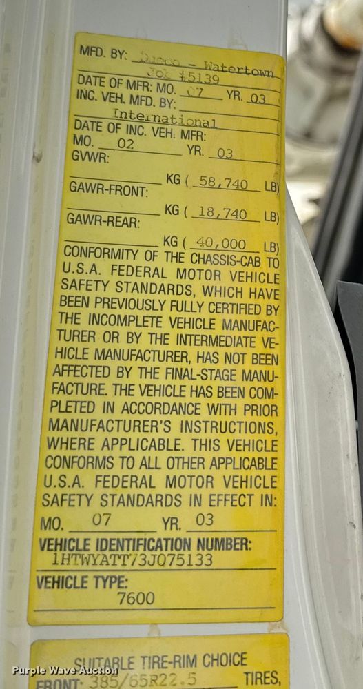 image for item EA1942 2003 International 7600 digger derrick truck