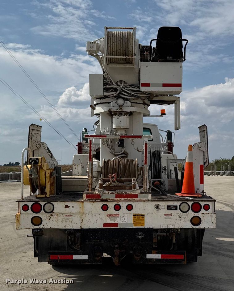 image for item EA1946 2006 Sterling L8500 digger derrick truck