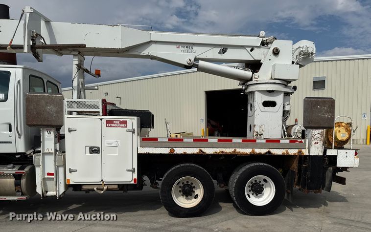 image for item EA1946 2006 Sterling L8500 digger derrick truck