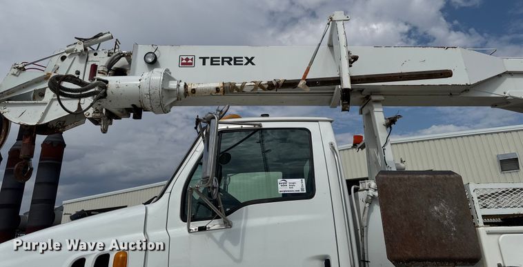 image for item EA1946 2006 Sterling L8500 digger derrick truck