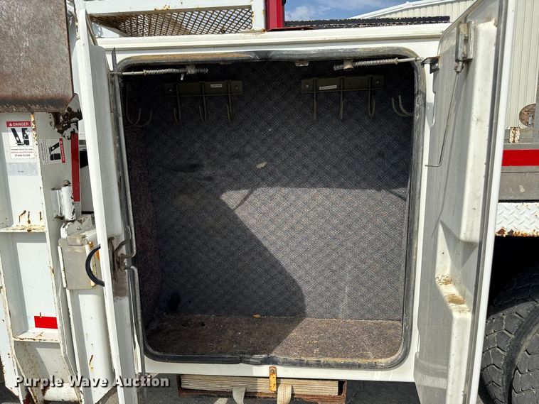 image for item EA1946 2006 Sterling L8500 digger derrick truck