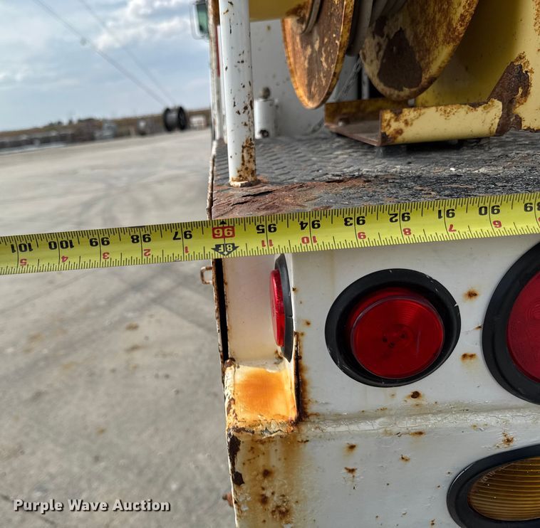 image for item EA1946 2006 Sterling L8500 digger derrick truck