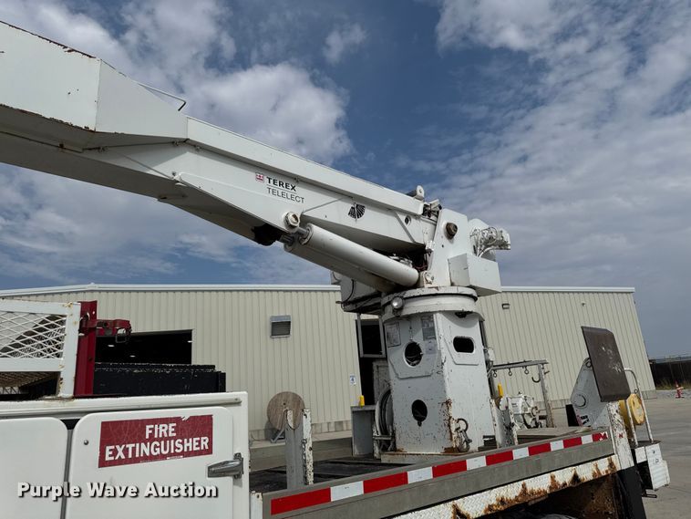 image for item EA1946 2006 Sterling L8500 digger derrick truck