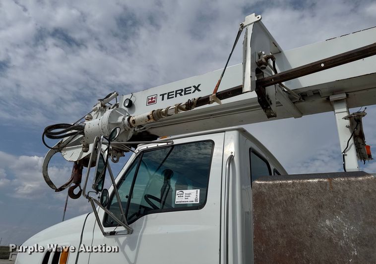 image for item EA1946 2006 Sterling L8500 digger derrick truck