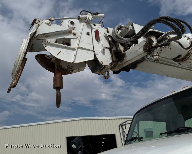 image for item EA1946 2006 Sterling L8500 digger derrick truck