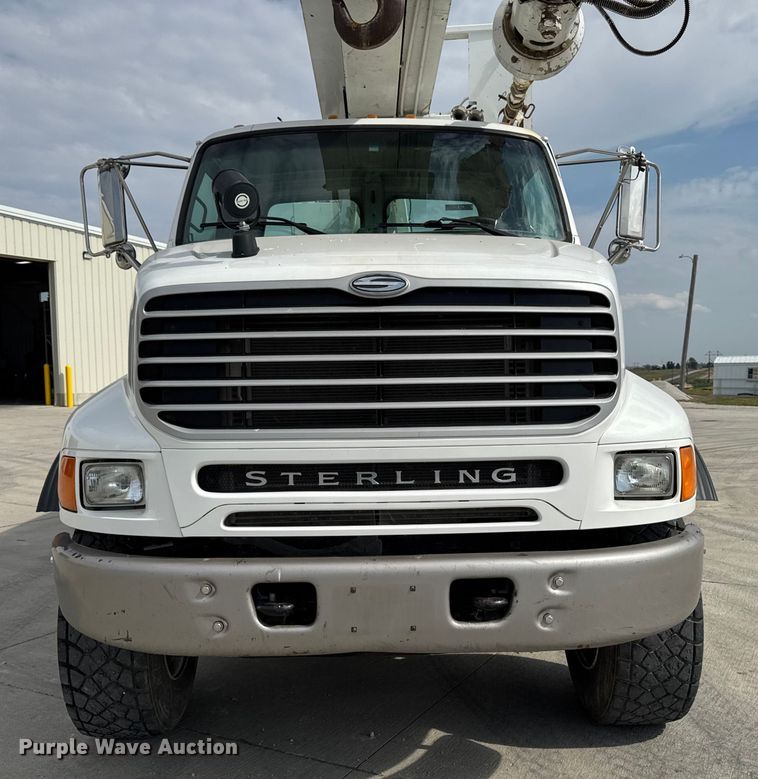 image for item EA1946 2006 Sterling L8500 digger derrick truck