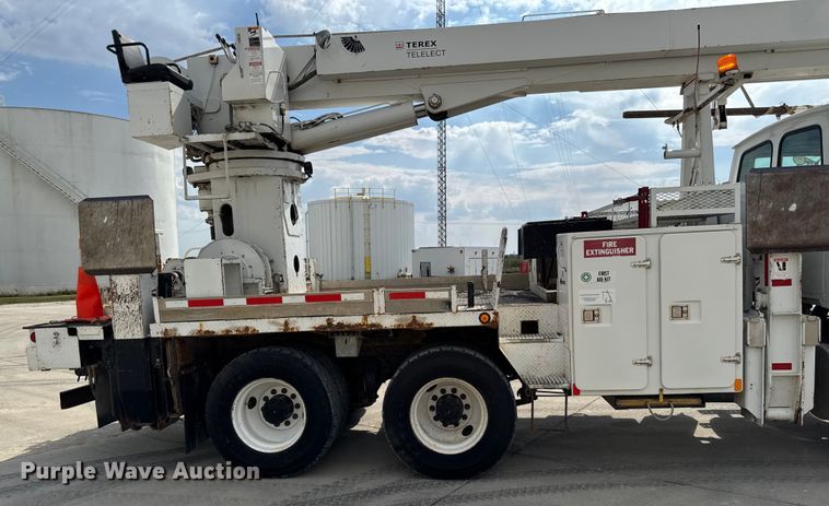 image for item EA1946 2006 Sterling L8500 digger derrick truck