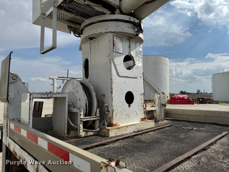 image for item EA1946 2006 Sterling L8500 digger derrick truck