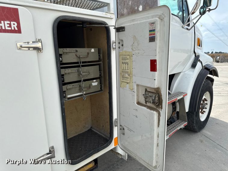 image for item EA1946 2006 Sterling L8500 digger derrick truck