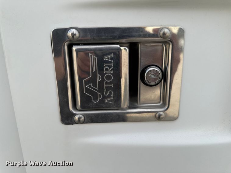 image for item EA1946 2006 Sterling L8500 digger derrick truck