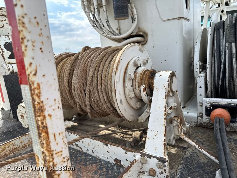 image for item EA1946 2006 Sterling L8500 digger derrick truck