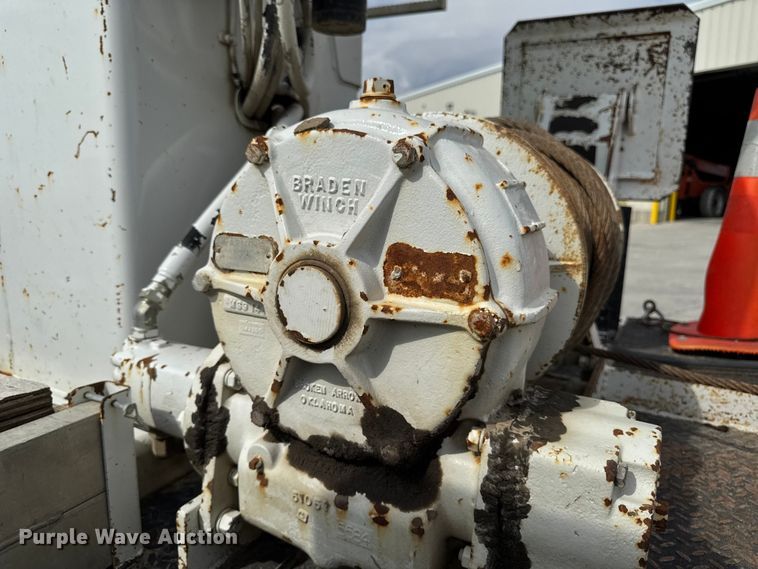 image for item EA1946 2006 Sterling L8500 digger derrick truck