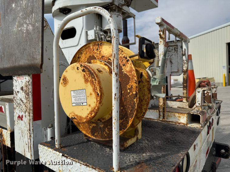 image for item EA1946 2006 Sterling L8500 digger derrick truck