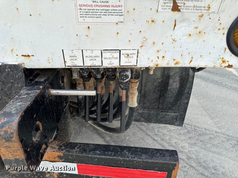 image for item EA1946 2006 Sterling L8500 digger derrick truck